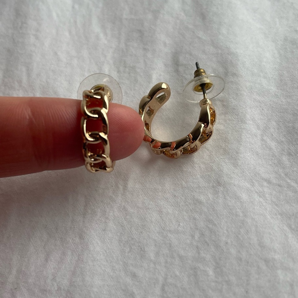 Chain Link Gold Hoop Earrings